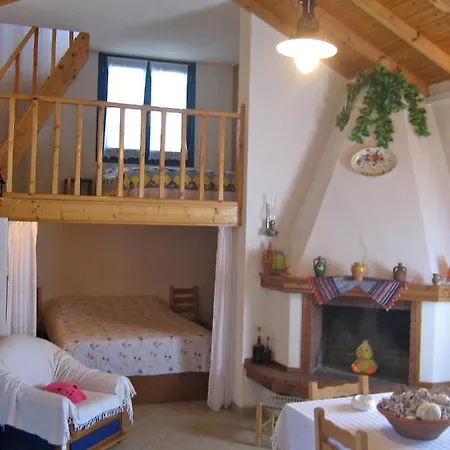 Kastri-spilia Mamma Mia Glossa